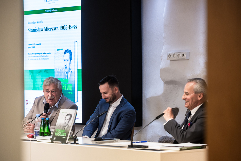 Dyskusja o albumie „Stanisław Mierzwa 1905–1985” – Warszawa, 3 lipca 2025. Fot. Sławek Kasper (IPN)