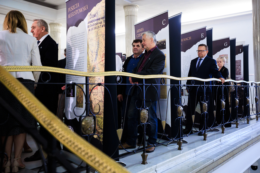 W Sejmie zaprezentowaliśmy wystawę IPN „I nigdy nie wrócili do domu. Alfabet Obławy Augustowskiej” – Warszawa, 9 lipca 2025. Fot. Sławek Kasper (IPN)