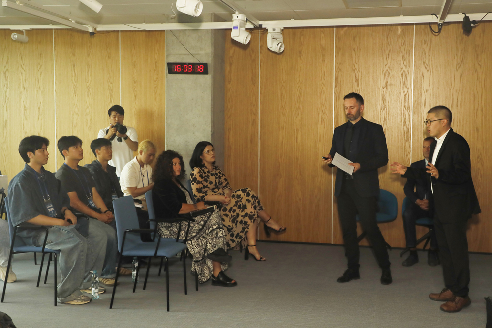 Przedstawiciele Korei Południowej pod egidą koreańskiego Ministerstwa Unifikacji z wizytą w IPN – Warszawa, 18 lipca 2025. Fot. Piotr Życieński (IPN)