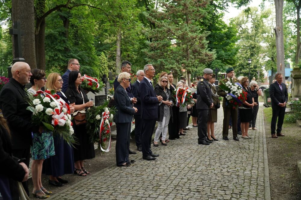 Prezentacja prac Marii Hiszpańskiej-Neumann podczas obchodów 81. rocznicy likwidacji niemieckiego więzienia na Zamku w Lublinie – 22 lipca 2025. Fot. Izabela Samborska (OAIPN w Lublinie)