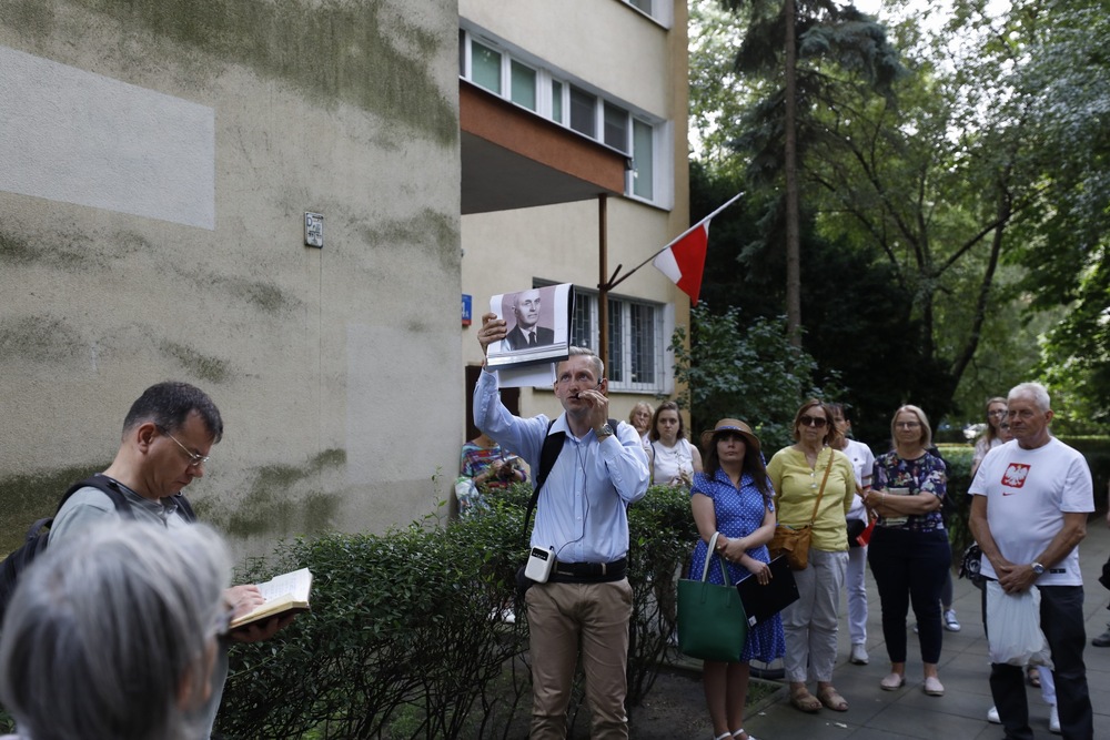 Spacer „Nie tylko Zieleniak. Śladami zbrodni na ludności cywilnej powstańczej Ochoty”. Warszawa, 2 sierpnia 2025 r. Fot. Krzysztof Kapłon (IPN)