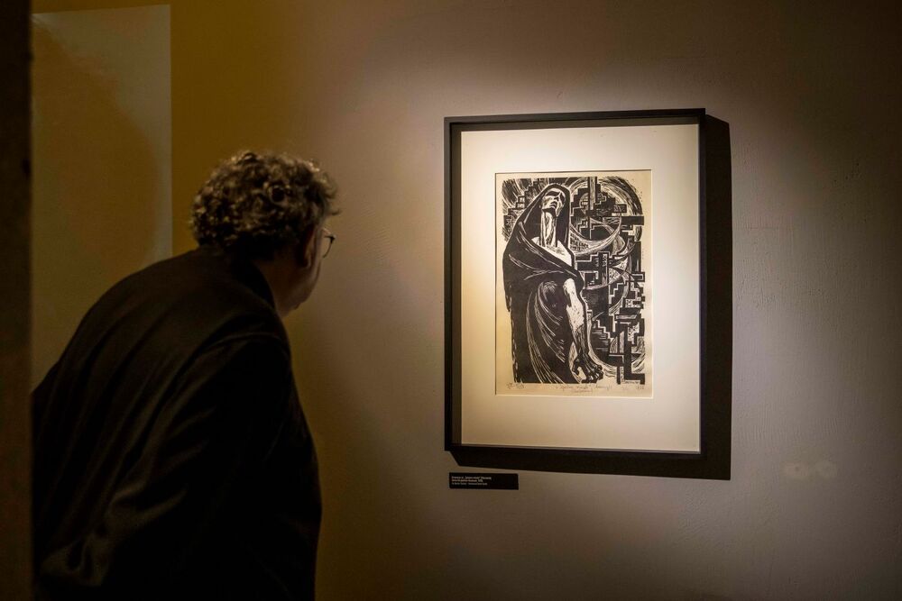 Wystawa „Zamordowane miasto. Reliefy Marii Hiszpańskiej-Neumann” – Warszawa, 4 sierpnia 2025. Fot. Katarzyna Adamów (IPN)