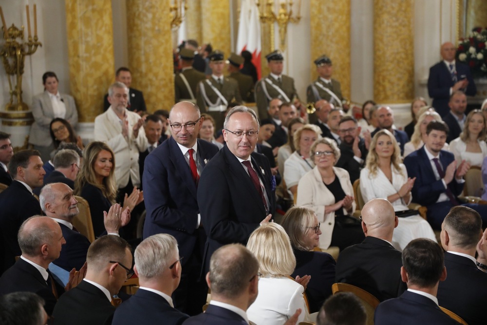 Zaprzysiężenie prezesa IPN dr. Karola Nawrockiego na Prezydenta RP – Warszawa, 6 sierpnia 2025. Na zdj. od prawej dr hab. Karol Polejowski, dr Mateusz Szpytma. Fot. Krzysztof Kapłon (IPN)