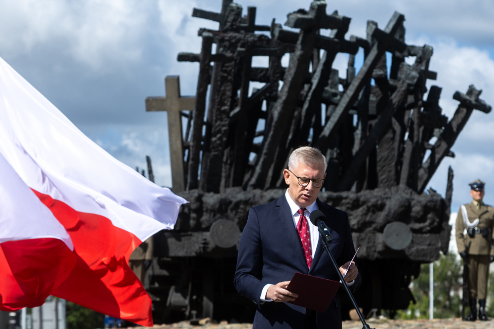 Uroczystość upamiętniająca ofiary operacji polskiej NKWD – Warszawa, 11 sierpnia 2025. Na zdj. dr hab. Sławomir Cenckiewicz. Fot. Sławek Kasper (IPN)