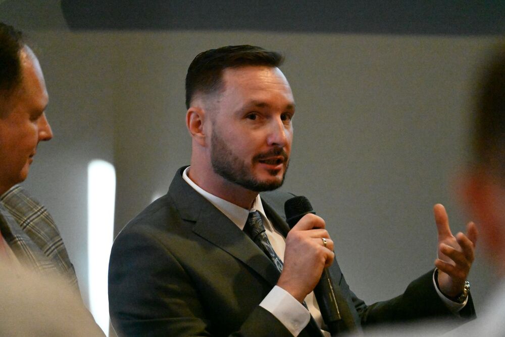 Finisaż wystawy „Stanisław Mierzwa”. Na zdj. autor publikacji Radosław Kurek – Kraków, 12 sierpnia 2025. Fot. Janusz Ślęzak (IPN)