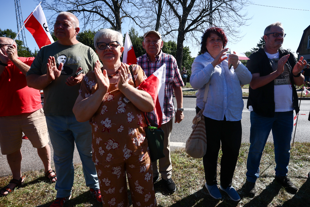 Demontaż sowieckiego obiektu propagandowego w Płotach – 18 sierpnia 2025. Fot. Sławek Kasper (IPN)