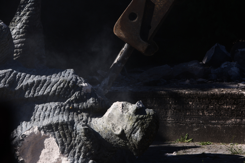 Demontaż sowieckiego obiektu propagandowego w Płotach – 18 sierpnia 2025. Fot. Sławek Kasper (IPN)