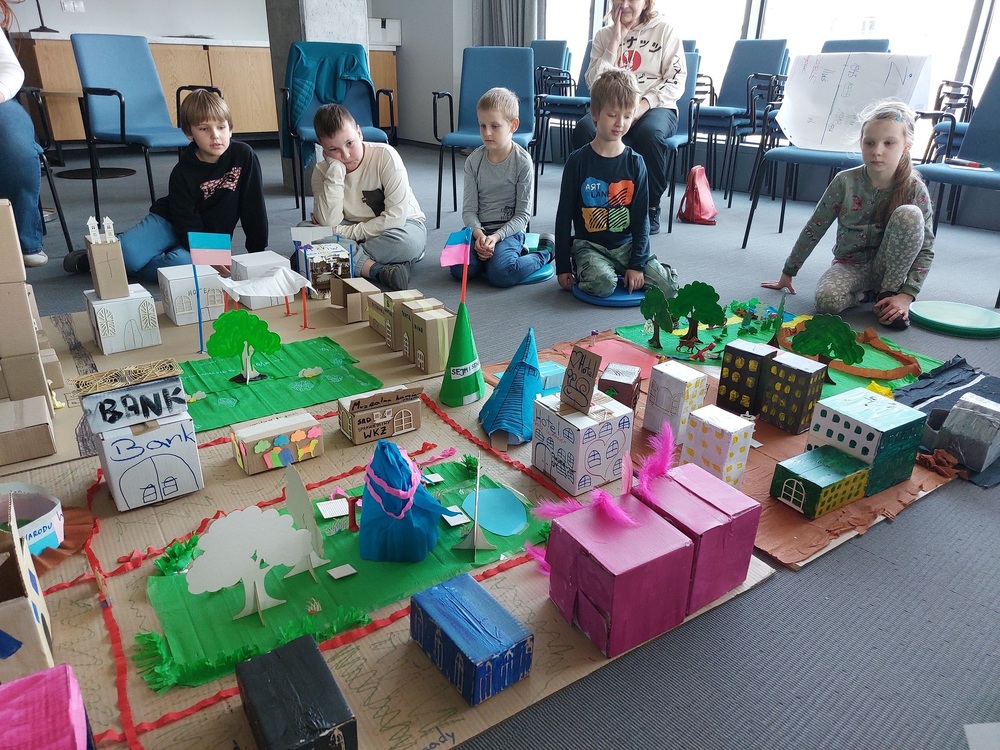 Cykl warsztatów rodzinnych „Budujemy od nowa!”. Fot. Marika Lis (IPN)