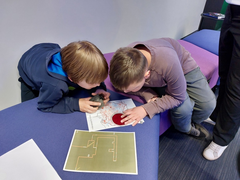 Cykl warsztatów rodzinnych „Budujemy od nowa!”. Fot. Marika Lis (IPN)