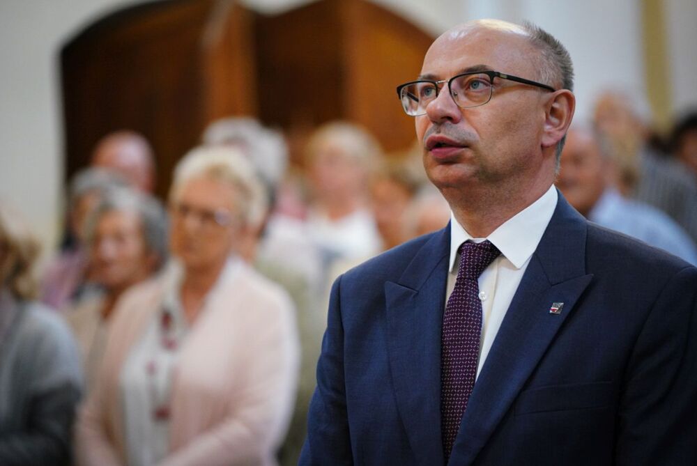 Obchody 105. rocznicy zwycięstwa polskich ułanów nad bolszewikami. Na zdj. dr Mateusz Szpytma, zastępca prezesa IPN – Skrzeszew, 23 sierpnia 2025. Fot. Mateusz Niegowski (IPN)