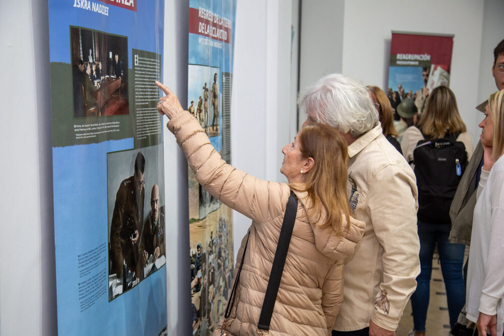 Wystawa „Szlaki Nadziei. Odyseja Wolności” w Rosario – 21 sierpnia 2025. Fot. Konsulat Honorowy RP w Rosario