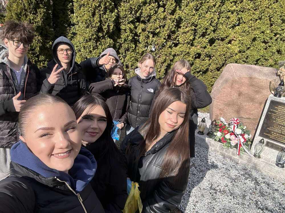 Liceum Ogólnokształcące NR IV im. Stacha Świstackiego, fot. IPN