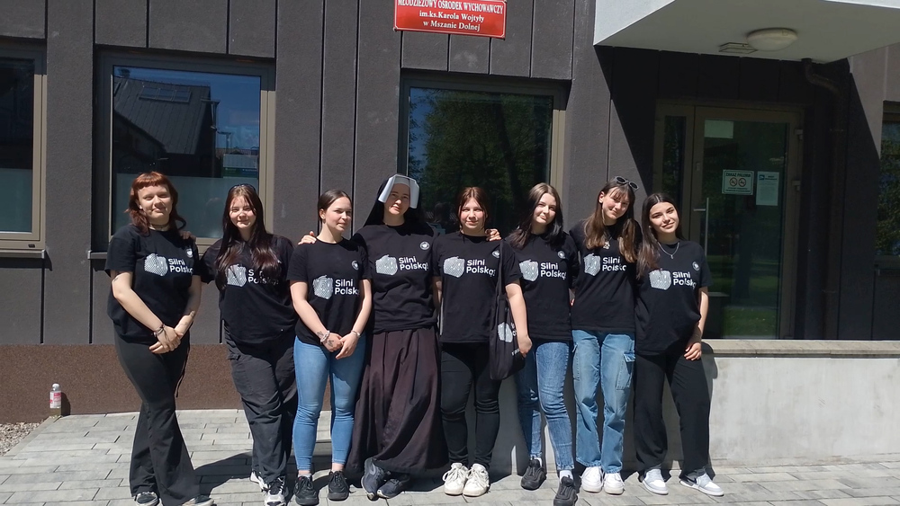 Laureaci I edycji Konkursu „Silni Polską!” na edukacyjnej wizycie w Warszawie. Fot. IPN