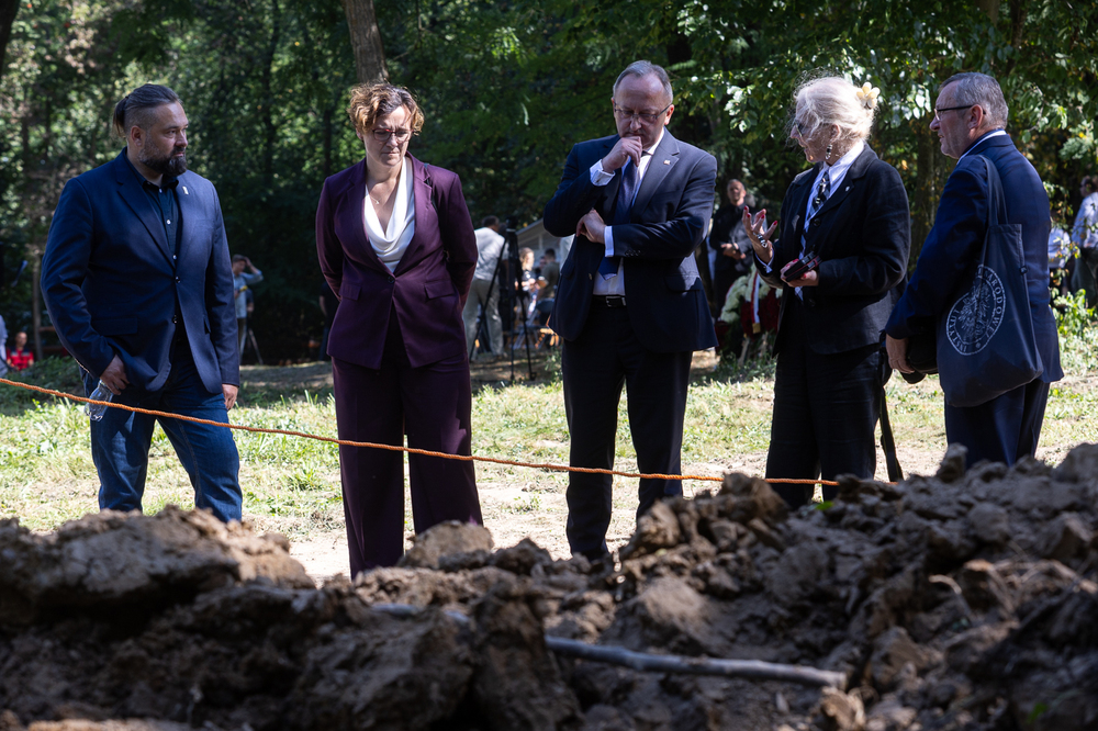 Pogrzeb ofiar Zbrodni Wołyńskiej – Puźniki (Ukraina), 6 września 2025. Fot. Sławek Kasper (IPN)