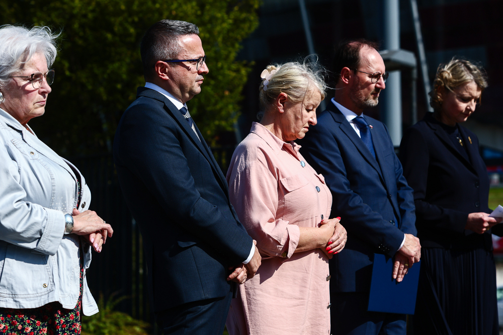 Rocznica samospalenia Ryszarda Siwca. Wieniec od Instytutu Pamięci Narodowej złożył dr Sebastian Pilarski, dyrektor BBH – Warszawa, 8 września 2025. Fot. Sławek Kasper (IPN)