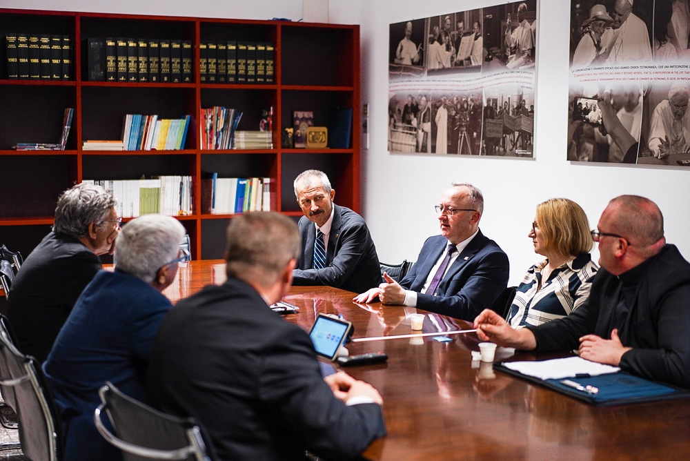 Delegacja IPN podczas spotkania w Radiu Watykańskim – 10 września 2025. Fot. Mateusz Niegowski (IPN)