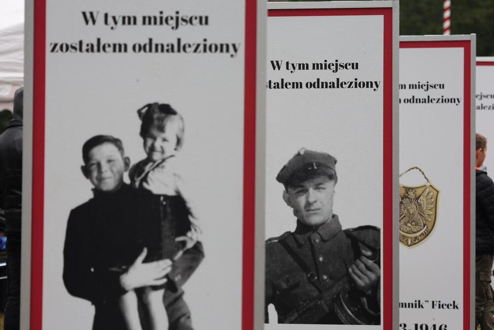 Uroczystości upamiętniające żołnierzy NSZ kpt. Henryka Flamego ps. Bartek. Fot Maciej Parysek (IPN)