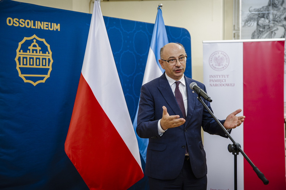 „Droga i dziedzictwo. Dzieje rodziny Moszoro / Camino y Legado. Historia de la Familia Moszoro” – wystawa Archiwum IPN w Zakładzie Narodowym im. Ossolińskich we Wrocławiu – 16 września 2025. Na zdj. zastępca prezesa IPN dr Mateusz Szpytma. Fot. A.Ligęcka (IPN Wrocław)