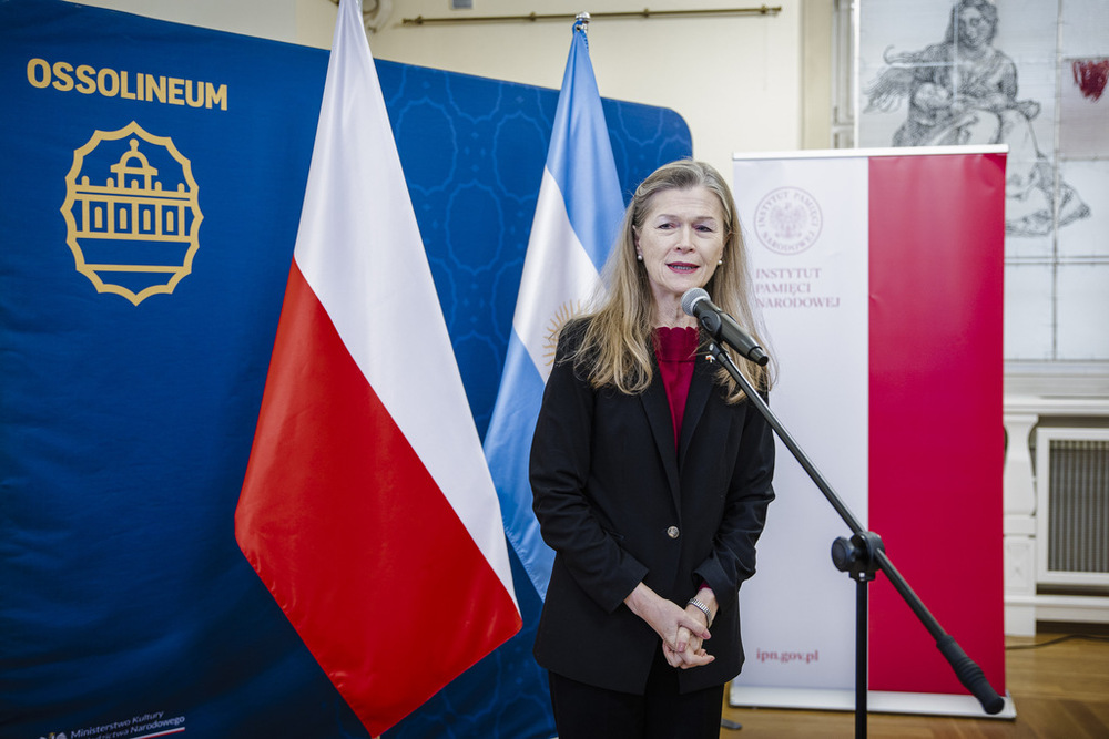 „Droga i dziedzictwo. Dzieje rodziny Moszoro / Camino y Legado. Historia de la Familia Moszoro” – wystawa Archiwum IPN w Zakładzie Narodowym im. Ossolińskich we Wrocławiu – 16 września 2025. Na zdj. ambasador Argentyny w Polsce Alicia Irene Falkowski. Fot. A.Ligęcka (IPN Wrocław)