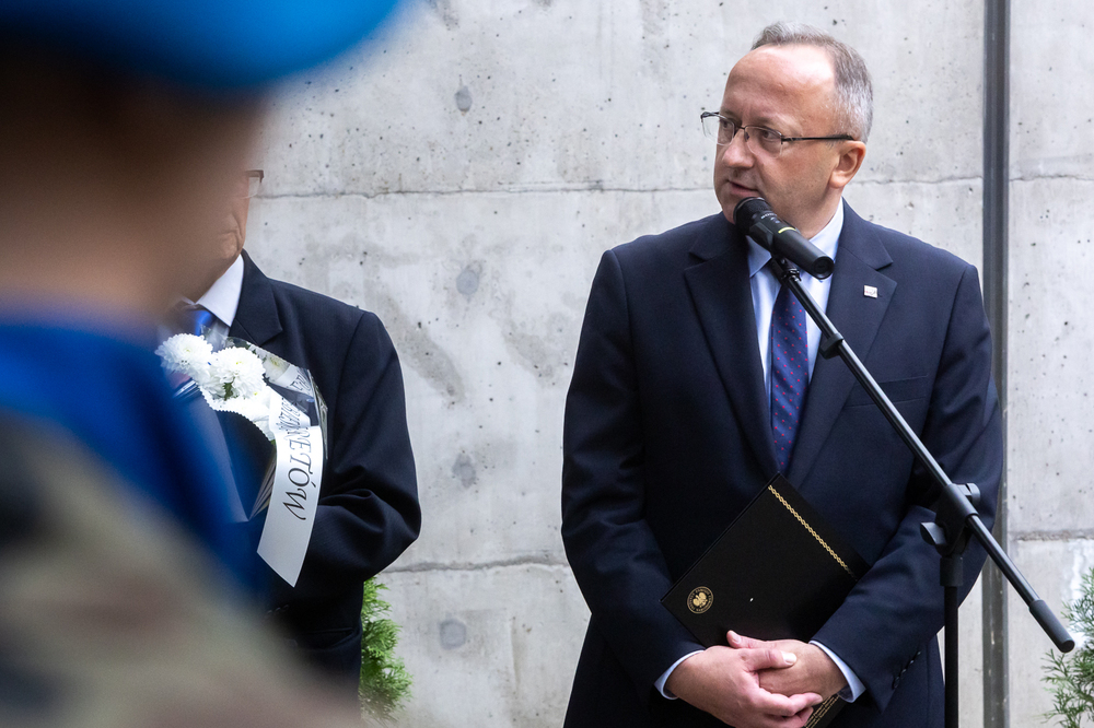 Uroczystości upamiętniające gen. bryg. Stanisława Grzmota-Skotnickiego – Warszawa, 19 września 2025. Na zdj. zastępca prezesa IPN dr hab. Karol Polejowski. Fot. Sławek Kasper (IPN)