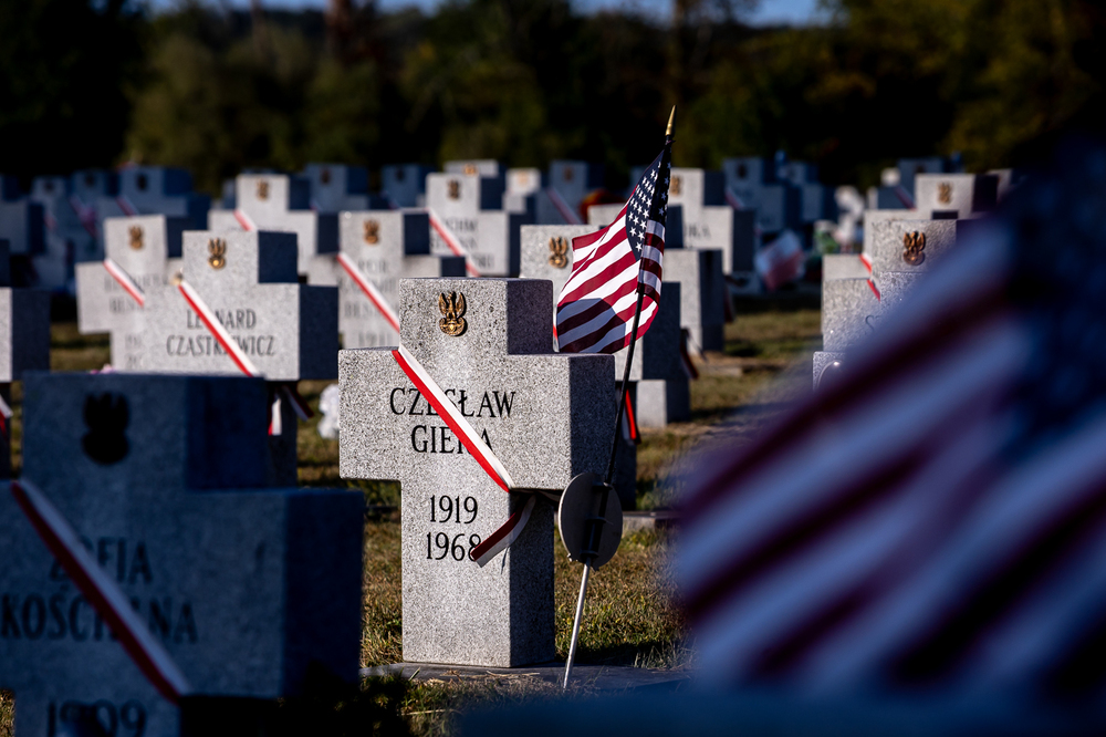 Para Prezydencka złożyła wieniec przed Pomnikiem Mściciela autorstwa Andrzeja Pityńskiego – Doylestown, 21 września 2025. Fot. Sławek Kasper (IPN)