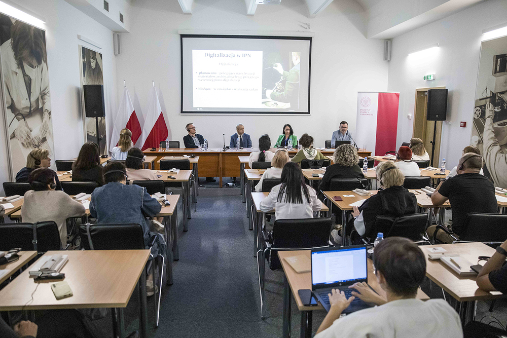 Digitalizacja, cyfrowe przechowywanie i reagowanie w sytuacjach kryzysowych w odniesieniu do zagrożonych zbiorów archiwalnych – Warszawa, 16–19 września 2025. Fot. IPN