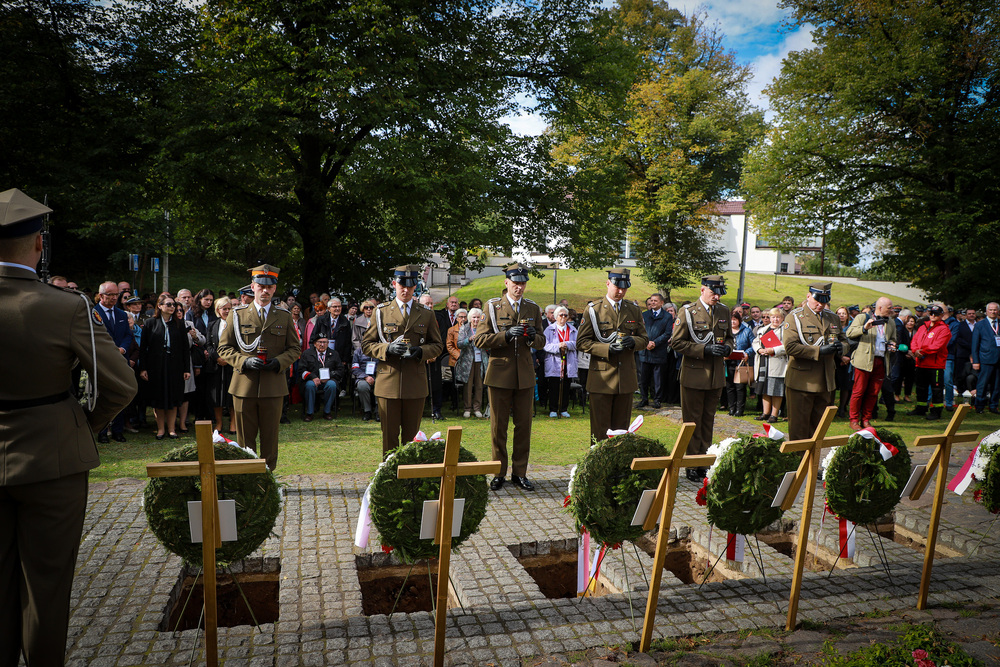 Uroczystości pogrzebowe Edwarda Borkowskiego oraz pięciu żołnierzy Armii Krajowej z oddziału Sergiusza Zyndrama-Kościałkowskiego ps. „Fakir”– Wilno, 23 września 2025. Fot. Paula Prudziłowicz (IPN)