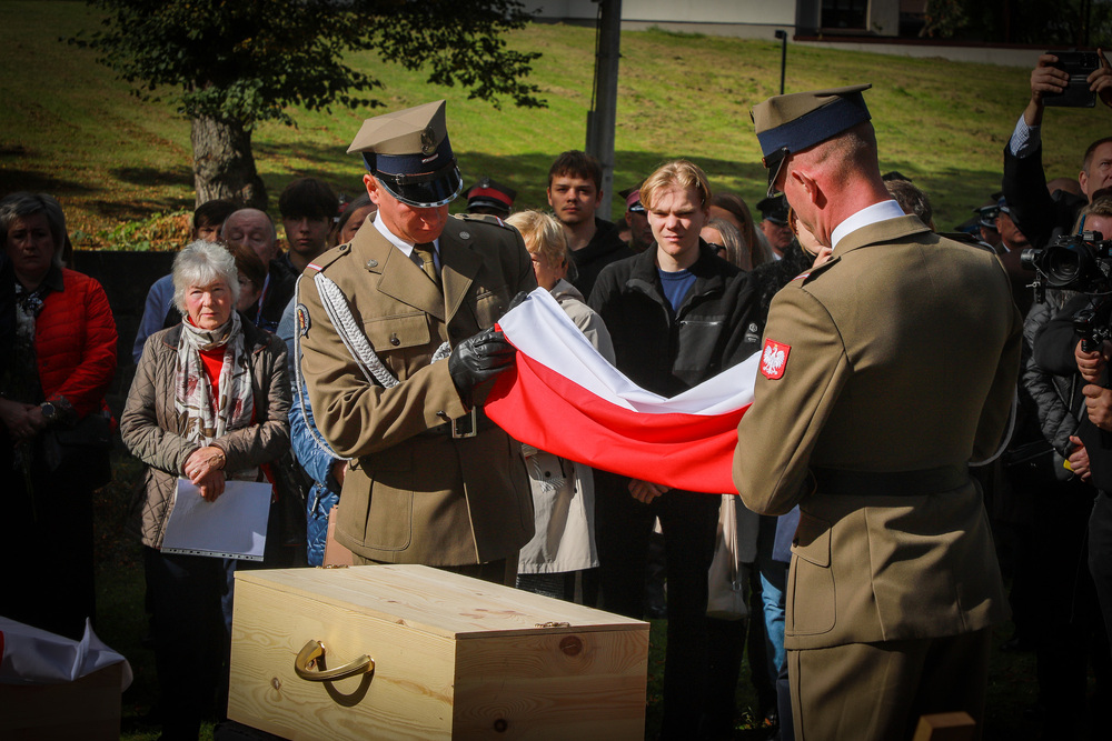 Uroczystości pogrzebowe Edwarda Borkowskiego oraz pięciu żołnierzy Armii Krajowej z oddziału Sergiusza Zyndrama-Kościałkowskiego ps. „Fakir”– Wilno, 23 września 2025. Fot. Paula Prudziłowicz (IPN)