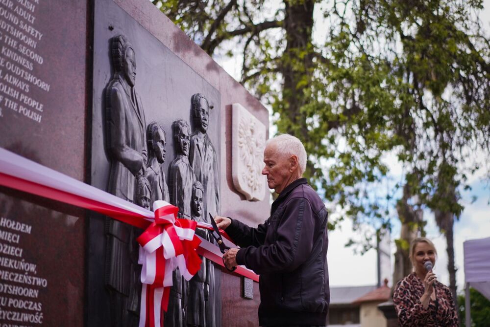 Uroczystość odsłonięcia pomnika polskich uchodźców w Oudtshoorn (RPA). Na zdj. Felix Vasksy – 24 września 2025. Fot. Mateusz Niegowski (IPN)