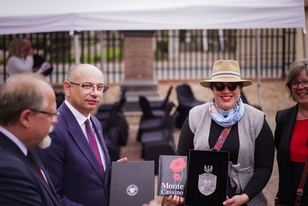 Uroczystość odsłonięcia pomnika polskich uchodźców w Oudtshoorn (RPA) – 24 września 2025. Fot. Mateusz Niegowski (IPN)