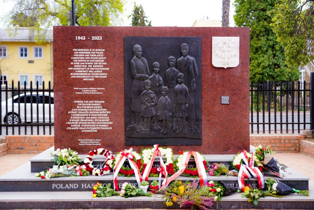 Uroczystość odsłonięcia pomnika polskich uchodźców w Oudtshoorn (RPA) – 24 września 2025. Fot. Mateusz Niegowski (IPN)