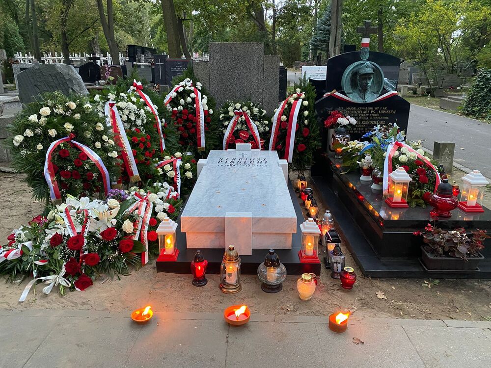 Grób Sergiusza Piaseckiego na warszawskich Powązkach Wojskowych – 29 września 2025. Fot. Marek Szołtun