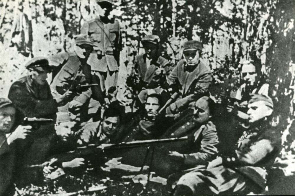 Oddział Batalionów Chłopskich w Kozim Borze w lipcu 1943 r. Fot. AIPN