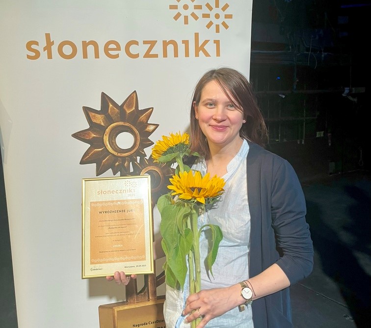 Wyróżnienie dla Centralnego Przystanku Historia – Nagroda „Słoneczniki 2025”. Na zdj. zastępca naczelnika Wydziału Edukacyjnego CPH Marika Lis – Warszawa, 29 września 2025. Fot. Marta Tatarczuk (IPN)