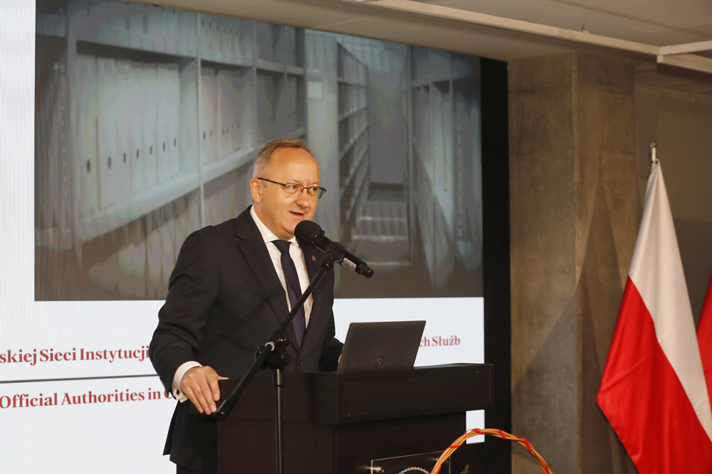 Spotkanie roczne Europejskiej Sieci Instytucji Archiwalnych Zajmujących się Aktami Tajnych Służb – Warszawa, 1 października 2025. Na zdj. zastępca prezesa IPN dr hab. Karol Polejowski. Fot. Piotr Życieński (IPN)