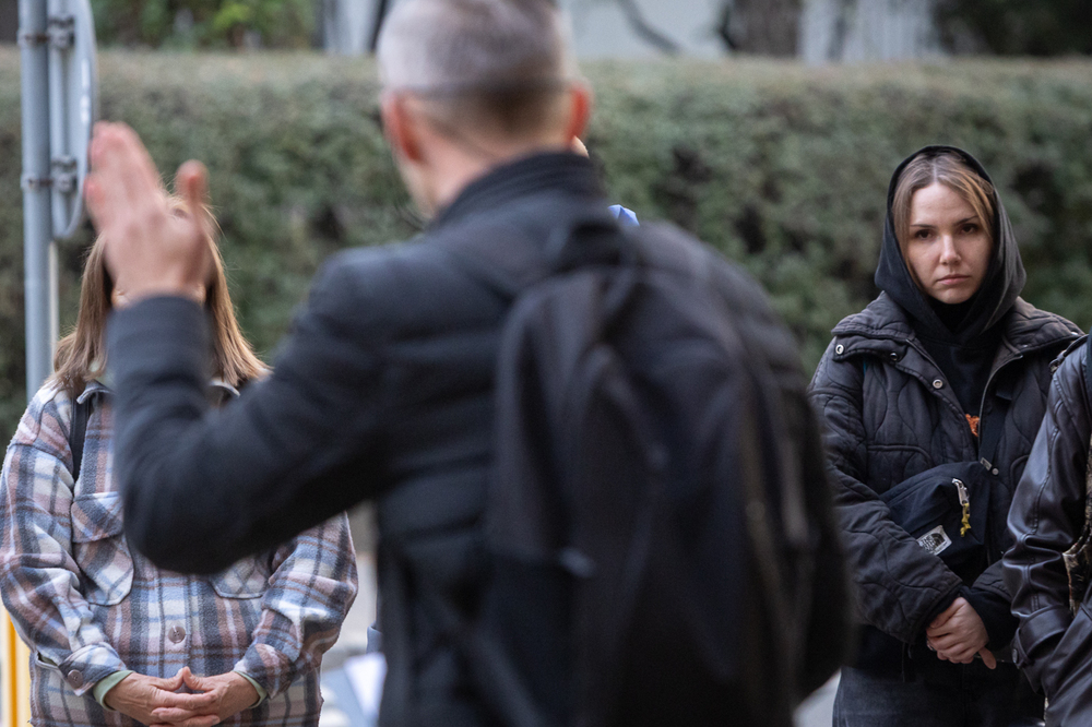 Zabili tamtą Warszawę – spacer śladami niemieckich zbrodni na cywilach w Powstaniu Warszawskim – 1 października 2025. Fot. Sławek Kasper (IPN)