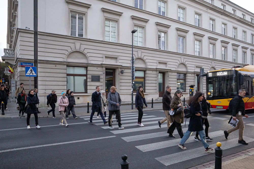 Zabili tamtą Warszawę – spacer śladami niemieckich zbrodni na cywilach w Powstaniu Warszawskim – 1 października 2025. Fot. Sławek Kasper (IPN)