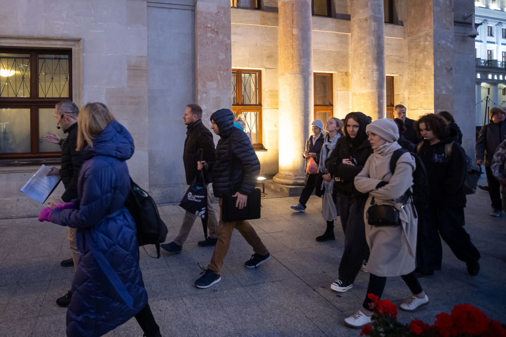 Zabili tamtą Warszawę – spacer śladami niemieckich zbrodni na cywilach w Powstaniu Warszawskim – 1 października 2025. Fot. Sławek Kasper (IPN)