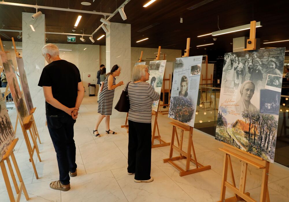 Wystawa „Łączniczki wileńskiej Armii Krajowej” w Warszawie. Fot. Piotr Życieński (IPN)