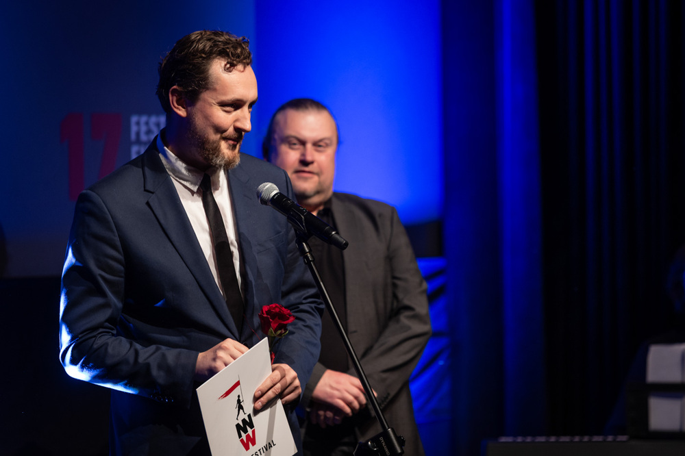 Film IPN z nagrodą główną na Festiwalu NNW. Na zdj. autorzy filmu „Popiełuszko. Testament Wolności” Jakub Klebba oraz Piotr Piotrowski – Gdynia, 4 października 2025. Fot. Roman Jocher