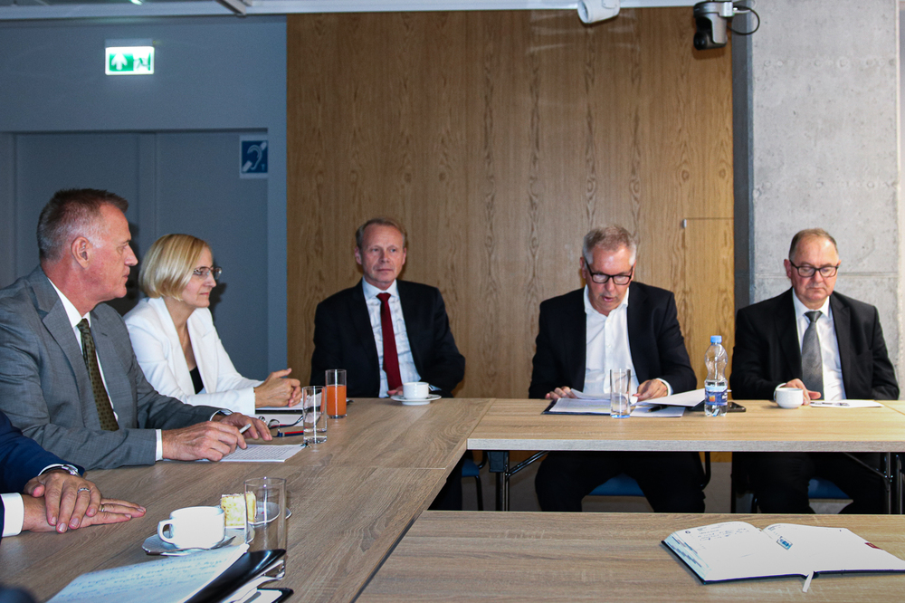 Narada służbowa dyrektora i prokuratorów Głównej Komisji Ścigania Zbrodni przeciwko Narodowi Polskiemu z Naczelnikami Oddziałowych Komisji – Warszawa, 6 października 2025. Fot. Agnieszka Szajewska (IPN)