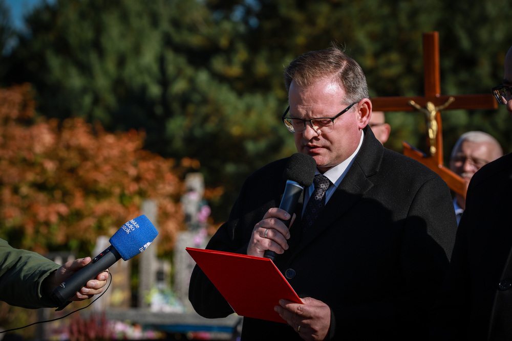 Uroczystości pogrzebowe śp. Marii Nazaruk – Dubiny, 7 października 2025. Na zdj. doradca Prezydenta RP Jan Józef Kasprzyk. Fot. Paula Prudziłowicz (IPN)