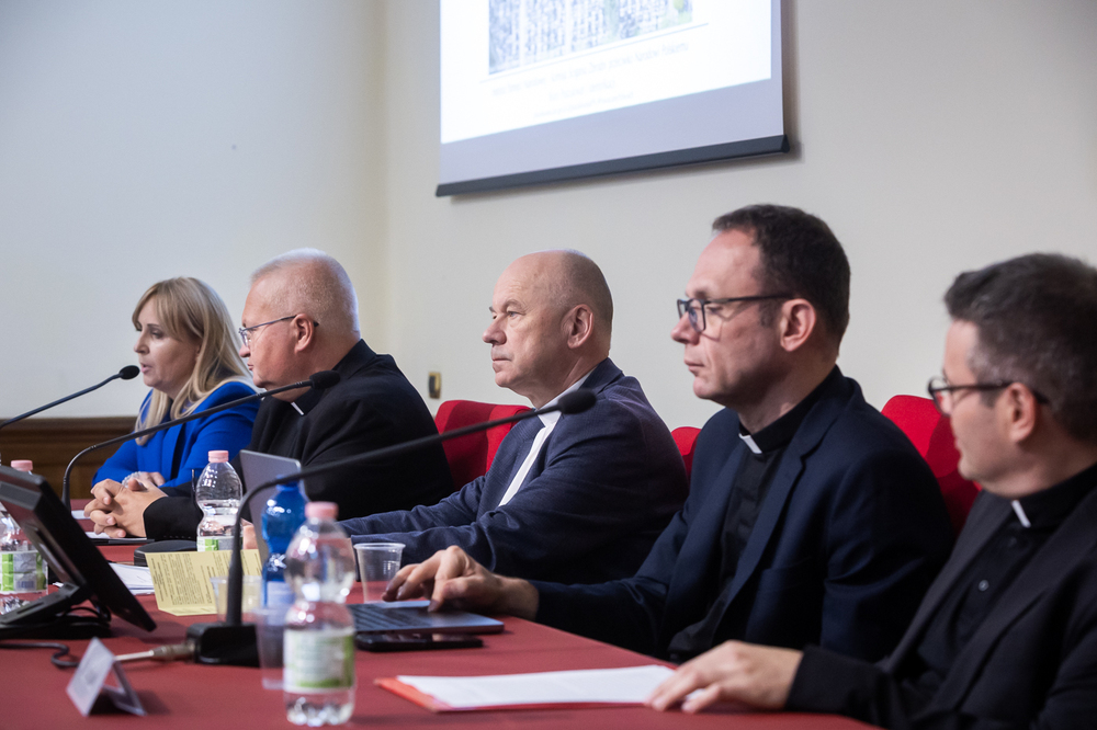 Konferencja naukowa „Beatyfikacja męczenniczek II wojny światowej, siostry Krzysztofy Klomfass i XIV Towarzyszek. Perspektywa historyczna, prawna i teologiczna” – Rzym, 9 października 2025. Fot. Sławek Kasper (IPN)