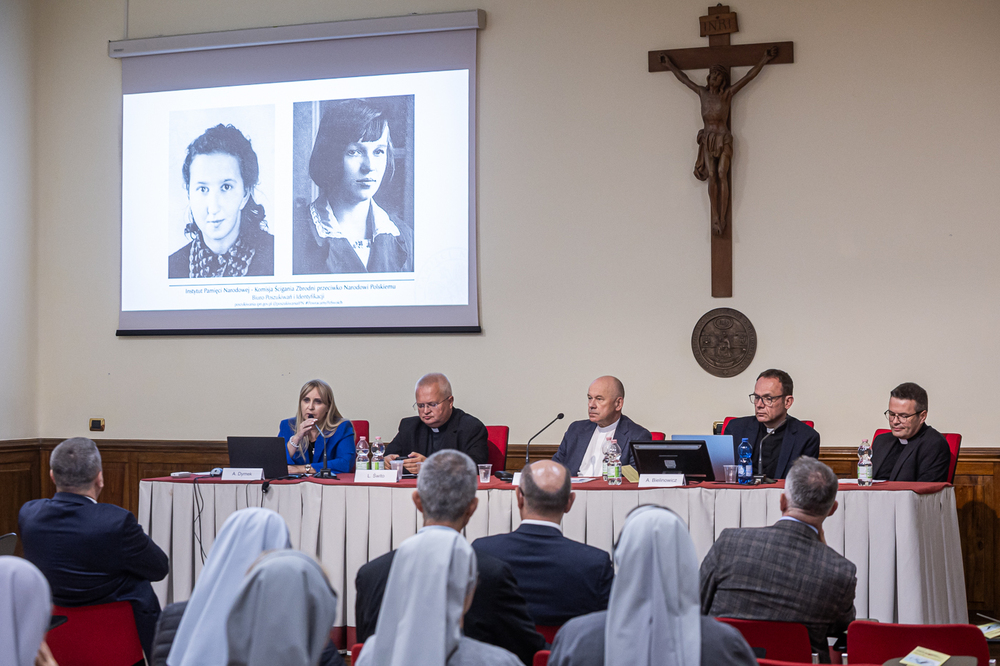 Konferencja naukowa „Beatyfikacja męczenniczek II wojny światowej, siostry Krzysztofy Klomfass i XIV Towarzyszek. Perspektywa historyczna, prawna i teologiczna” – Rzym, 9 października 2025. Fot. Sławek Kasper (IPN)