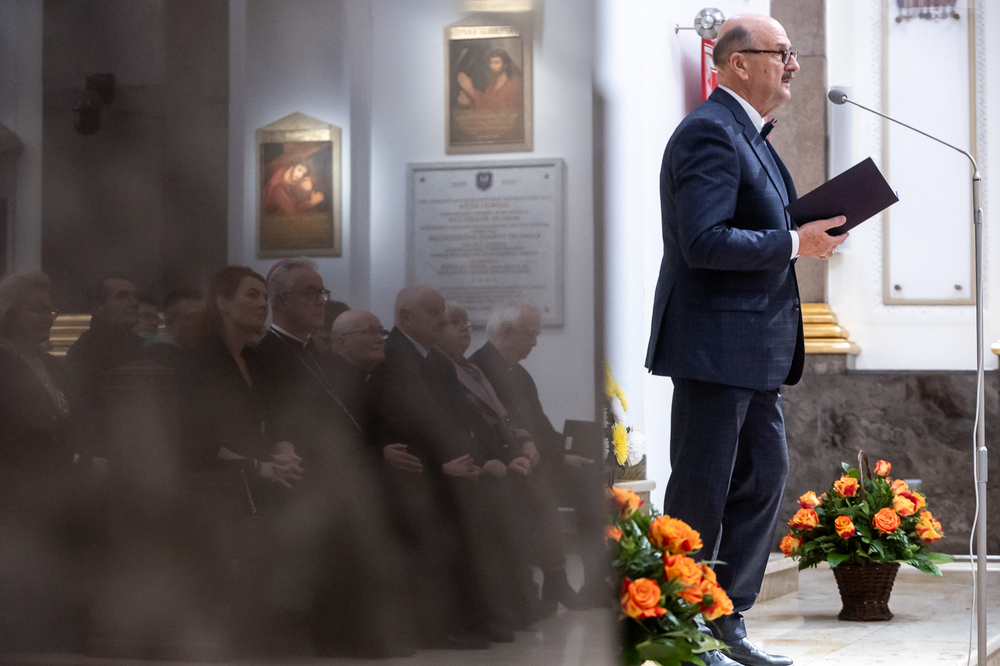 Gala wręczenia nagród FENIKS 2025. Przemawia prof. Krzysztof Narecki, przewodniczący kapituły nagrody – Warszawa, 11 października 2025. Fot. Sławek Kasper (IPN)