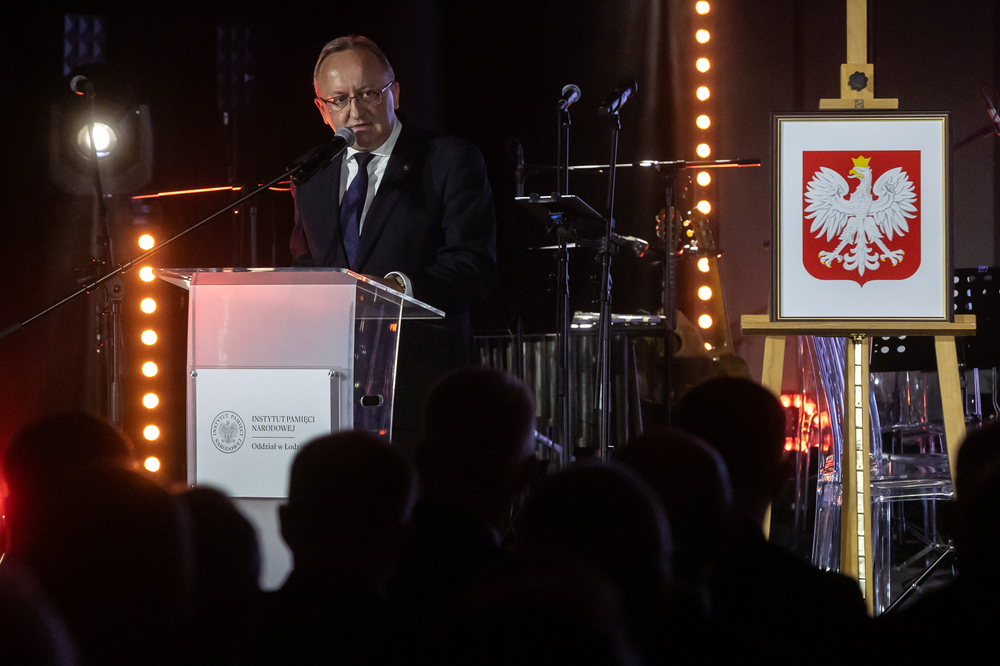 Gala wręczenia Krzyży Wolności i Solidarności – Łódź, 15 października 2025. Na zdj. zastępca prezesa IPN dr hab. Karol Polejowski. Fot. Sławek Kasper (IPN)