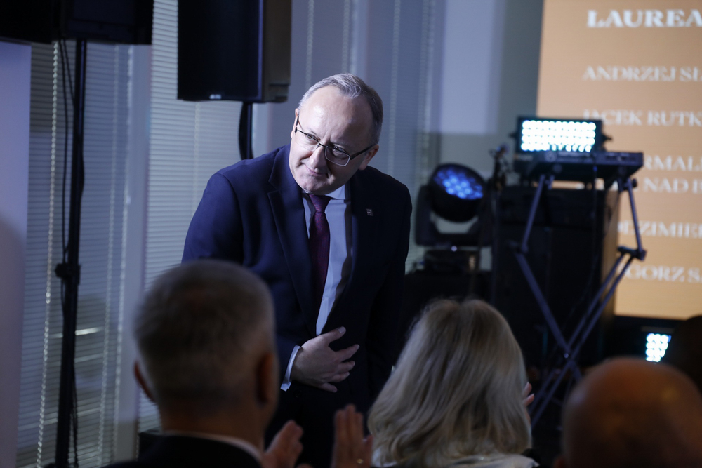 Gala wręczenia nagród „Świadek Historii” – Łódź, 16 października 2025. Na zdj. zastępca prezesa IPN dr hab. Karol Polejowski. Fot. Krzysztof Kapłon (IPN)