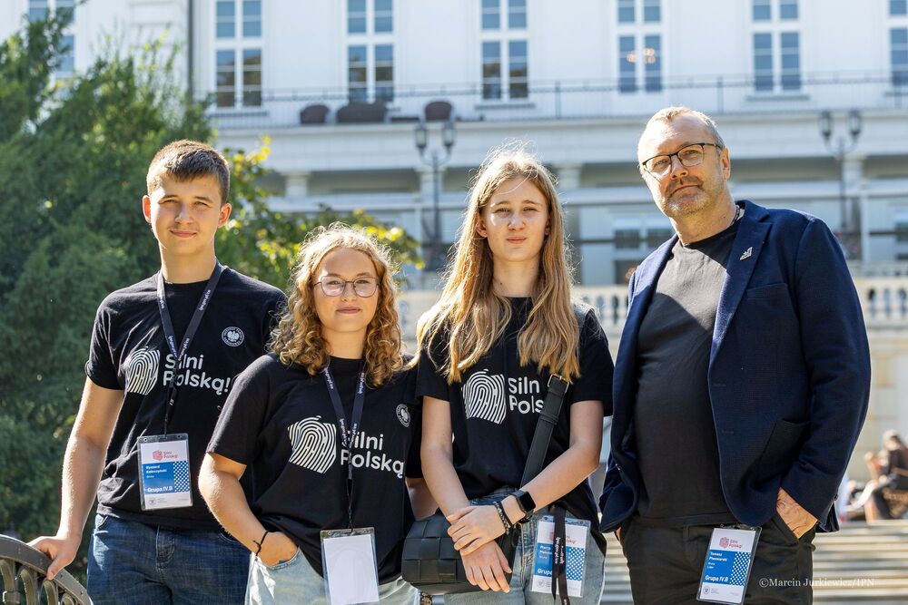 Laureaci I edycji konkursu w Warszawie. Fot. Marcin Jurkiewicz (IPN)