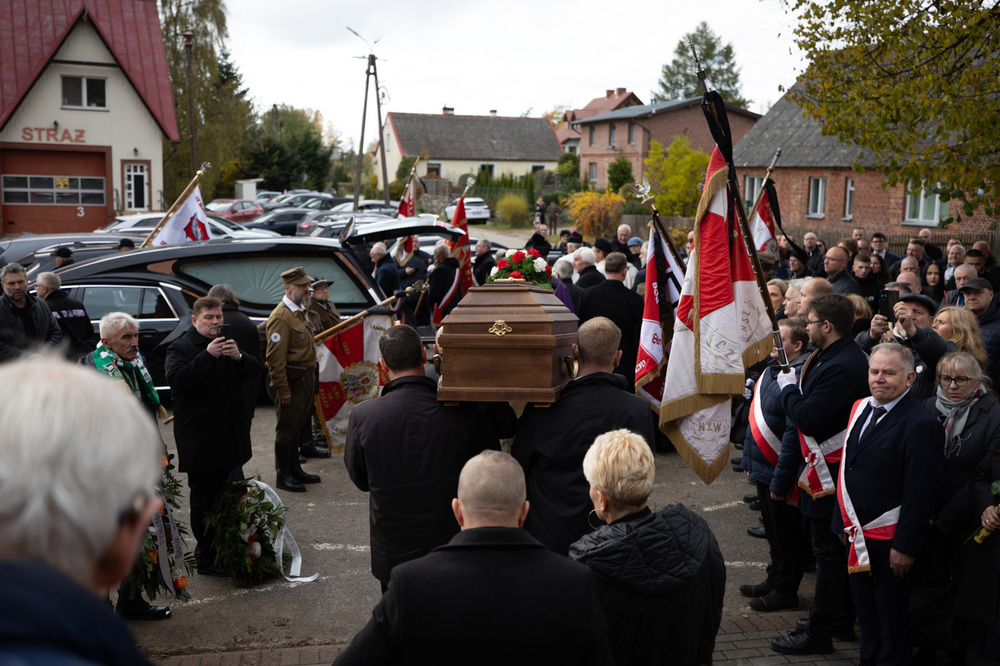 Uroczystości pogrzebowe Andrzeja Kołakowskiego – Szymbark, 25 października 2025. Fot. Roman Jocher