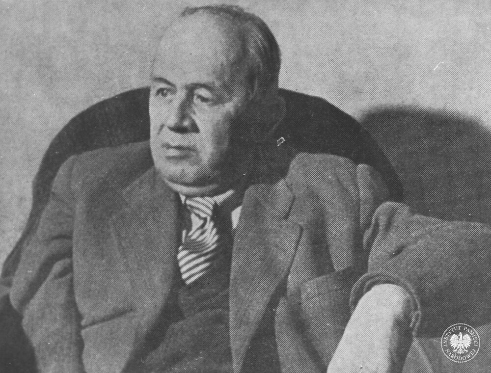 Ferdynand Goetel siedzący na fotelu. Zdjęcie portretowe, syg. IPNBU-13-1-544-4, fot. AIPN